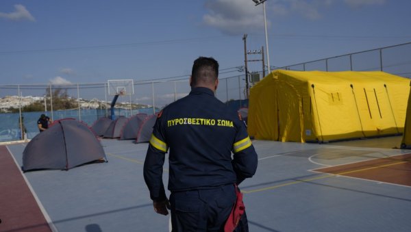 ПОГЛЕДАЈТЕ: ЗЕМЉОТРЕС УНИШТИО БИСЕР МЕДИТЕРАНА: Нестала једну од најпознатијих плажа на Санторинију (ВИДЕО) ПОГЛЕДАЈТЕ: ЗЕМЉОТРЕС УНИШТИО БИСЕР МЕДИТЕРАНА: Нестала једну од најпознатијих плажа на Санторинију (ВИДЕО)