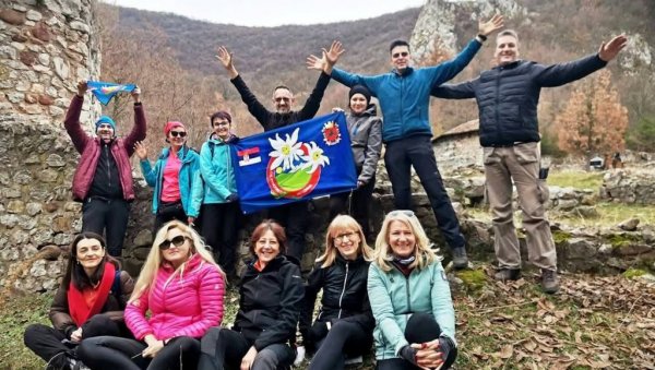 НОВУ СЕЗОНУ ПЕШАЧЕЊА КАЊОНОМ ЦРНИЦЕ ОТВОРИЛИ ПЛАНИНАРИ РУНОЛИСТА ИЗ ЈАГОДИНЕ НОВУ СЕЗОНУ ПЕШАЧЕЊА КАЊОНОМ ЦРНИЦЕ ОТВОРИЛИ ПЛАНИНАРИ РУНОЛИСТА ИЗ ЈАГОДИНЕ