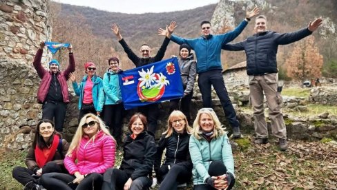 NOVU SEZONU PEŠAČENJA KANJONOM CRNICE OTVORILI PLANINARI RUNOLISTA IZ JAGODINE NOVU SEZONU PEŠAČENJA KANJONOM CRNICE OTVORILI PLANINARI RUNOLISTA IZ JAGODINE