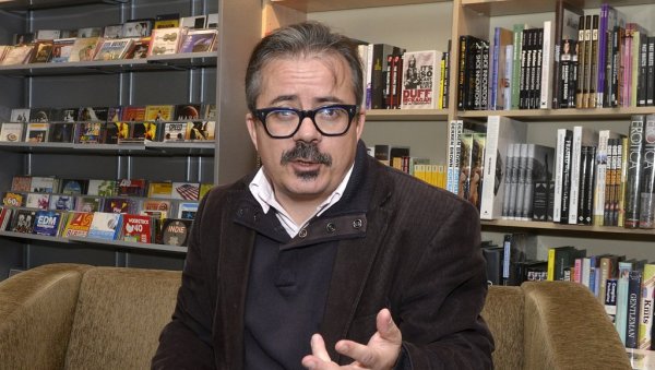 ШИРИО ВЕДРИНУ И ИЗВАН СЦЕНЕ: Одлазак Игора Бојовића, драмског писца и некадашњег управника Бухе ШИРИО ВЕДРИНУ И ИЗВАН СЦЕНЕ: Одлазак Игора Бојовића, драмског писца и некадашњег управника Бухе