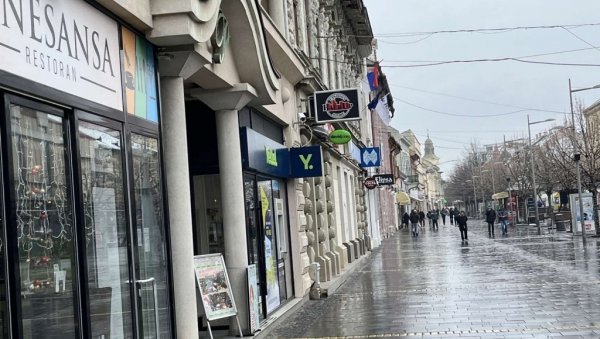 МЕЂУ РАЗБОЈНИЦИМА И МАЛОЛЕТНИК (13): Ухапшена четворка осумњичена за пљачке у Зрењанину МЕЂУ РАЗБОЈНИЦИМА И МАЛОЛЕТНИК (13): Ухапшена четворка осумњичена за пљачке у Зрењанину