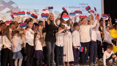 ЈЕДИНСТВЕНА ПРИЛИКА ДА СЕ ОДА ПОЧАСТ ВЕЛИКОМ СРПСКОМ ГЕНИЈУ: Пројекција филма Бежично одушевила публику у Вићенци (ФОТО) ЈЕДИНСТВЕНА ПРИЛИКА ДА СЕ ОДА ПОЧАСТ ВЕЛИКОМ СРПСКОМ ГЕНИЈУ: Пројекција филма Бежично одушевила публику у Вићенци (ФОТО)