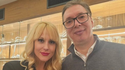 IVA ŠTRLJIĆ STALA UZ VUČIĆA: Budimo ponosni na njega, njegov trud, njegovu pamet, njegova dela, njegovu borbu i ljubav prema Srbiji IVA ŠTRLJIĆ STALA UZ VUČIĆA: Budimo ponosni na njega, njegov trud, njegovu pamet, njegova dela, njegovu borbu i ljubav prema Srbiji