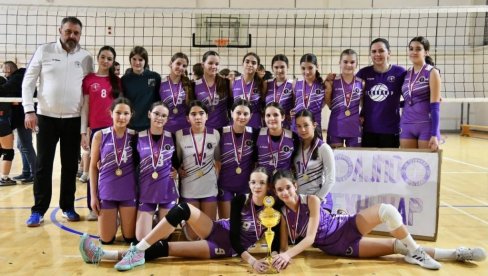 PRETPIONIRKE ODBRANILE TITULU: Još jedan vredan trofej u riznici OK Tehničar iz Kraljeva PRETPIONIRKE ODBRANILE TITULU: Još jedan vredan trofej u riznici OK Tehničar iz Kraljeva