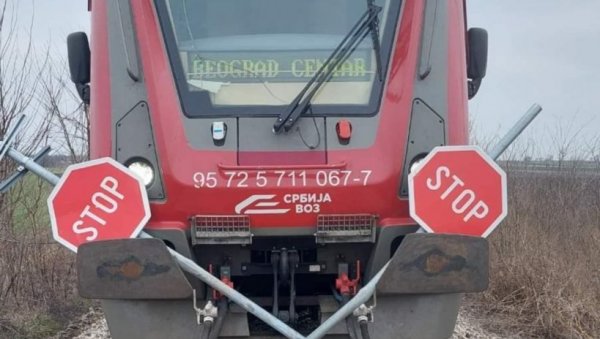 МАЛОЛЕТНИЦИ УГРОЖАВАЛИ ПРУГУ ВРШАЦ – БЕОГРАД: Ухваћени дечаци који су саобраћајне знаке стављали на шине МАЛОЛЕТНИЦИ УГРОЖАВАЛИ ПРУГУ ВРШАЦ – БЕОГРАД: Ухваћени дечаци који су саобраћајне знаке стављали на шине