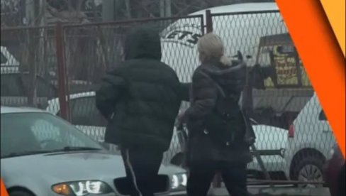 MILICA TODOROVIĆ USLIKANA SA BOGATIM HRVATOM: Ona se okretala, on se krio pod kapuljačom (FOTO) MILICA TODOROVIĆ USLIKANA SA BOGATIM HRVATOM: Ona se okretala, on se krio pod kapuljačom (FOTO)