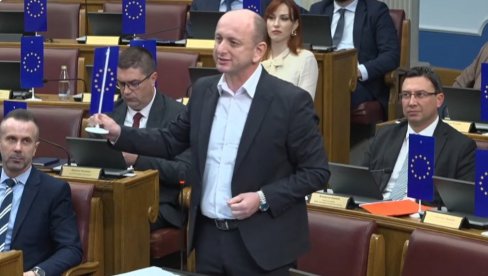 С*КС АФЕРЕ У СПАЈИЋЕВОЈ ВЛАДИ ПОСТАЛЕ ОПШТА СТВАР Кнежевић о новим снимцима: Мене тамо нема, нити сам им држао свећу