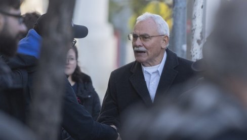 TRAGEDIJA U BRATISLAVI: Političar umro dok je držao govor TRAGEDIJA U BRATISLAVI: Političar umro dok je držao govor