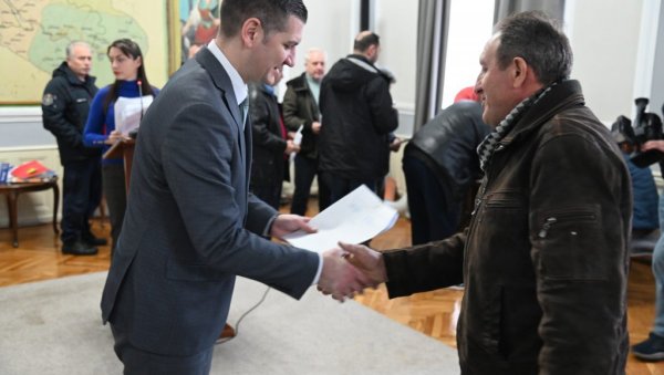 ПОТПИСАНИ УГОВОРИ: За енергетску ефикасност одобрена средства за 87 корисника ПОТПИСАНИ УГОВОРИ: За енергетску ефикасност одобрена средства за 87 корисника