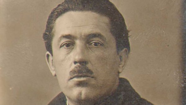 НИСКИ НАГОНИ ЗЛА У СРПСКИМ ЧАРШИЈАМА: Био је један од најтиражнијих српских писаца, а књиге су објављивале најугледније издавачке куће НИСКИ НАГОНИ ЗЛА У СРПСКИМ ЧАРШИЈАМА: Био је један од најтиражнијих српских писаца, а књиге су објављивале најугледније издавачке куће