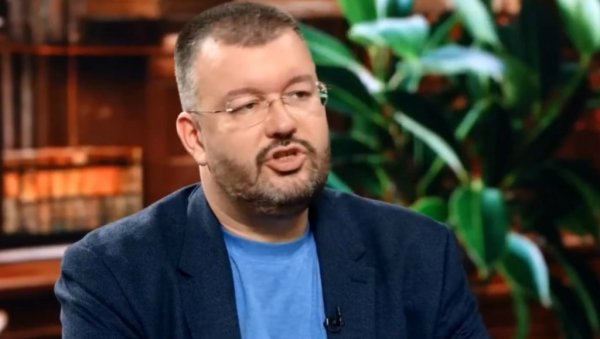ПРОФЕСОР АНТИЋ УПОЗОРАВА: Бојим се само да неко злонамеран из иностранства не запуца а то смо већ видели у Сарајеву и Еуромајдану! ПРОФЕСОР АНТИЋ УПОЗОРАВА: Бојим се само да неко злонамеран из иностранства не запуца а то смо већ видели у Сарајеву и Еуромајдану!