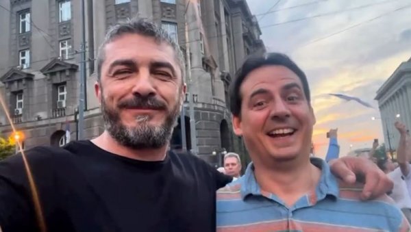 ЗА ДОМ СПРЕМАН Ко су људи који су говорили на протесту у Новом Саду и полако га отимају од студената? (ВИДЕО) ЗА ДОМ СПРЕМАН Ко су људи који су говорили на протесту у Новом Саду и полако га отимају од студената? (ВИДЕО)