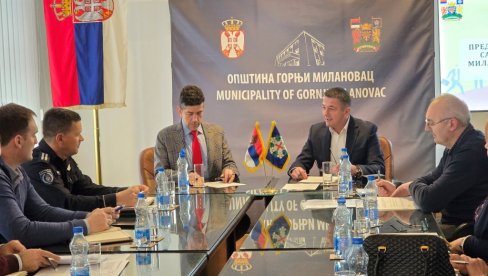 TRAŽE REŠENJE I ZA GUŽVE: Gornji Milanovac priprema strategiju za povećavanje bezbednosti u saobraćaju TRAŽE REŠENJE I ZA GUŽVE: Gornji Milanovac priprema strategiju za povećavanje bezbednosti u saobraćaju
