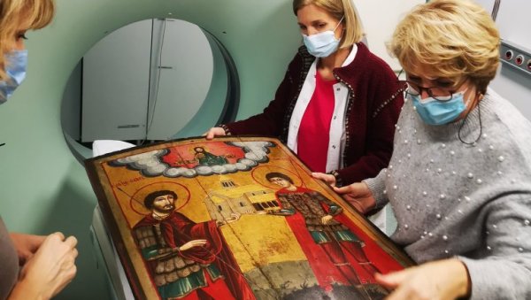 ОТКРИВЕНА ТАЈНА ИКОНЕ СТАРЕ ТРИ ВЕКА: Научно-уметнички тим из Новог сада осмислио методу за анализу скривених слојева слике (ФОТО) ОТКРИВЕНА ТАЈНА ИКОНЕ СТАРЕ ТРИ ВЕКА: Научно-уметнички тим из Новог сада осмислио методу за анализу скривених слојева слике (ФОТО)