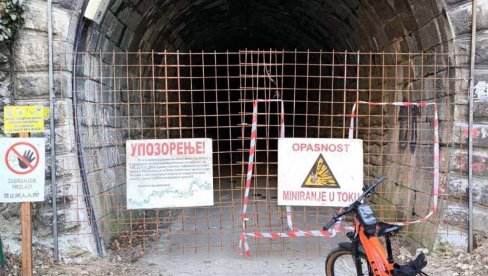 BEZ ĐETINJE JOŠ TRI GODINE: Počela izgradnja obilaznice (FOTO) BEZ ĐETINJE JOŠ TRI GODINE: Počela izgradnja obilaznice (FOTO)