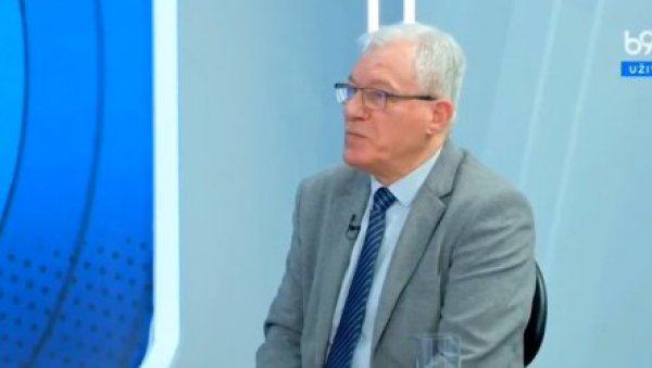 ДЕКАН МЕДИЦИНСКОГ ФАКУЛТЕТА УПОЗОРАВА НА КАТАСТРОФУ: Због блокада неће имати ко да нас лечи, изгубили смо читаву генерацију ДЕКАН МЕДИЦИНСКОГ ФАКУЛТЕТА УПОЗОРАВА НА КАТАСТРОФУ: Због блокада неће имати ко да нас лечи, изгубили смо читаву генерацију