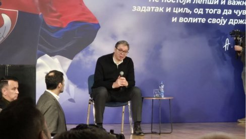 VUČIĆ RAZGOVARAO SA NARODOM: Vojvodina bila i jeste Srbija, zemlju moramo sačuvati i zaštititi mirno VUČIĆ RAZGOVARAO SA NARODOM: Vojvodina bila i jeste Srbija, zemlju moramo sačuvati i zaštititi mirno