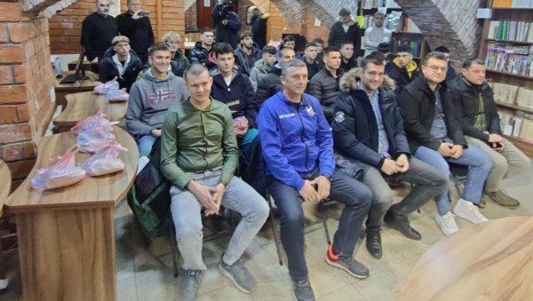 БЕСПЛАТНЕ ЧЛАНСКЕ КАРТЕ - ФУДБАЛЕРИМА: Занимљива одлука новог в.д. директора јагодинске Народне библиотеке БЕСПЛАТНЕ ЧЛАНСКЕ КАРТЕ - ФУДБАЛЕРИМА: Занимљива одлука новог в.д. директора јагодинске Народне библиотеке