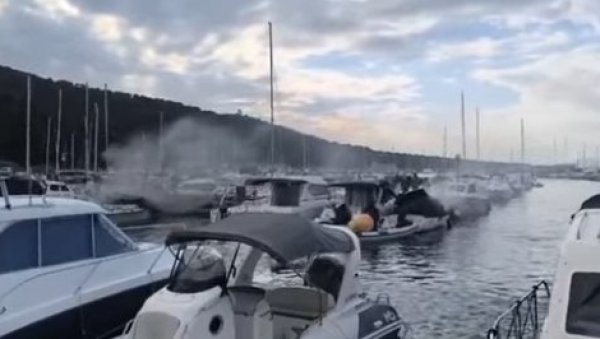 ДРАМА У ХРВАТСКОЈ: Пожар у сплитској луци (ВИДЕО) ДРАМА У ХРВАТСКОЈ: Пожар у сплитској луци (ВИДЕО)