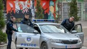 NASTAVLJA SE KURTIJEV TEROR NAD SRBIMA: Policija lažne države upala u postrojenje Regionalnog vodovoda u Zubinom Potoku NASTAVLJA SE KURTIJEV TEROR NAD SRBIMA: Policija lažne države upala u postrojenje Regionalnog vodovoda u Zubinom Potoku