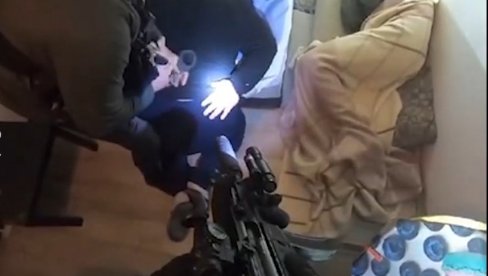 UHAPŠENO ŠEST OSOBA ZA OTMICU DRŽAVLJANINA TURSKE Oglasio se Dačić: Za dvojicom raspisana potraga (VIDEO) UHAPŠENO ŠEST OSOBA ZA OTMICU DRŽAVLJANINA TURSKE Oglasio se Dačić: Za dvojicom raspisana potraga (VIDEO)