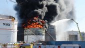 EKSPLODIRAO REZERVOAR SA NAFTOM: Gust dim nad gradom, ima mrtvih (FOTO) EKSPLODIRAO REZERVOAR SA NAFTOM: Gust dim nad gradom, ima mrtvih (FOTO)