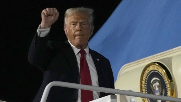 ТРАМП НЕ ОДУСТАЈЕ: Добићемо Гренланд - сто посто ТРАМП НЕ ОДУСТАЈЕ: Добићемо Гренланд - сто посто