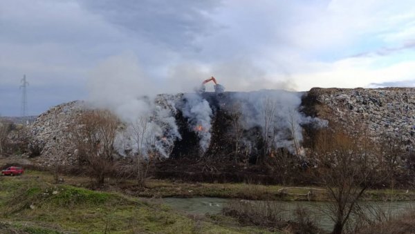 ГАСЕ ГРАДСКУ ДЕПОНИЈУ: Од пролећа почиње решавање проблема на једној од еколошких црних тачака у Ваљеву ГАСЕ ГРАДСКУ ДЕПОНИЈУ: Од пролећа почиње решавање проблема на једној од еколошких црних тачака у Ваљеву