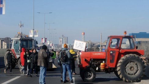 VRHUNAC LICEMERSTVA Profesorka koja podržava blokade zabrinutom roditelju: Odgovornost nije naša! VRHUNAC LICEMERSTVA Profesorka koja podržava blokade zabrinutom roditelju: Odgovornost nije naša!