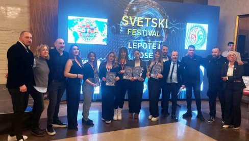 SJAJNI BUDUĆI FRIZERI TEHNOLOŠKE ŠKOLE: Paraćinski učenici na Svetskom festivalu lepote i kose SJAJNI BUDUĆI FRIZERI TEHNOLOŠKE ŠKOLE: Paraćinski učenici na Svetskom festivalu lepote i kose