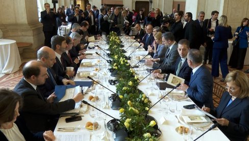 ĐURIĆ U RIMU NA SASTANKU PRIJATELJA ZAPADNOG BALKANA: Dijalog Beograda i Prištine glavni izazov ĐURIĆ U RIMU NA SASTANKU PRIJATELJA ZAPADNOG BALKANA: Dijalog Beograda i Prištine glavni izazov