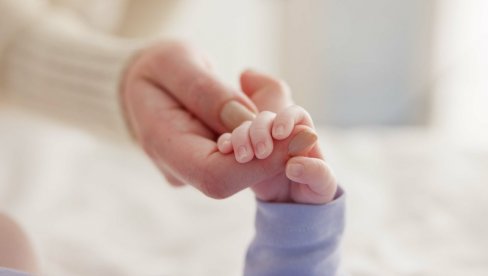 KAKO DETE NASLEĐUJE KRVNU GRUPU? Evo da li uvek mora da odgovara onoj koju imaju roditelji KAKO DETE NASLEĐUJE KRVNU GRUPU? Evo da li uvek mora da odgovara onoj koju imaju roditelji