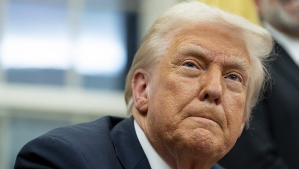 ТРАМП ЗАВРНУО ЈОШ ЈЕДНУ СЛАВИНУ: Све активности НПА које финансира САД замрзнуте - Међу корисницима и тзв. Косово ТРАМП ЗАВРНУО ЈОШ ЈЕДНУ СЛАВИНУ: Све активности НПА које финансира САД замрзнуте - Међу корисницима и тзв. Косово