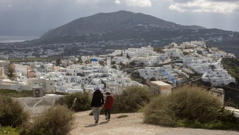 SANTORINI POTRESAO NAJJAČI ZEMLJOTRES DO SADA: Više od 11.000 ljudi napustilo ostrvo SANTORINI POTRESAO NAJJAČI ZEMLJOTRES DO SADA: Više od 11.000 ljudi napustilo ostrvo