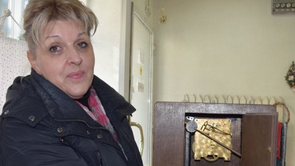 У ЧУДУ СВИ БИЛИ ШТО ЈЕ ЖЕНА САЈЏИЈА: Некада би ми сат, кад виде да ће да га поправља женско, истргли из руке и тражили мушкарца У ЧУДУ СВИ БИЛИ ШТО ЈЕ ЖЕНА САЈЏИЈА: Некада би ми сат, кад виде да ће да га поправља женско, истргли из руке и тражили мушкарца