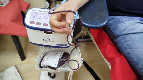 POZIV HUMANIM PARAĆINCIMA: Donirajte sutra krv u Crvenom krstu POZIV HUMANIM PARAĆINCIMA: Donirajte sutra krv u Crvenom krstu