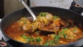 RECEPT ZA PILETINU NA MAĐARSKI NAČIN: Lepši i sočniji ručak sigurno niste probali (VIDEO) RECEPT ZA PILETINU NA MAĐARSKI NAČIN: Lepši i sočniji ručak sigurno niste probali (VIDEO)