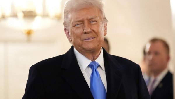 ТРАМП ЗАУСТАВИО НАПАДЕ: Предали су се, ми то поштујемо и обустављамо бомбардовање ТРАМП ЗАУСТАВИО НАПАДЕ: Предали су се, ми то поштујемо и обустављамо бомбардовање