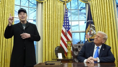 MINISTAR IZ SENKE KROJI SUDBINU AMERIKE: Kako Ilon Mask povlači sve konce, a tehnički nije šef DOGE? (FOTO) MINISTAR IZ SENKE KROJI SUDBINU AMERIKE: Kako Ilon Mask povlači sve konce, a tehnički nije šef DOGE? (FOTO)