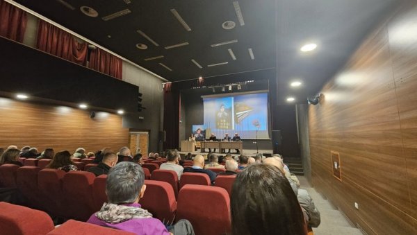 ВУК У РАТНОЈ ПРИЧИ: У Братунцу представљена књига о социјално-психолошким аспектима понашања војника ВУК У РАТНОЈ ПРИЧИ: У Братунцу представљена књига о социјално-психолошким аспектима понашања војника