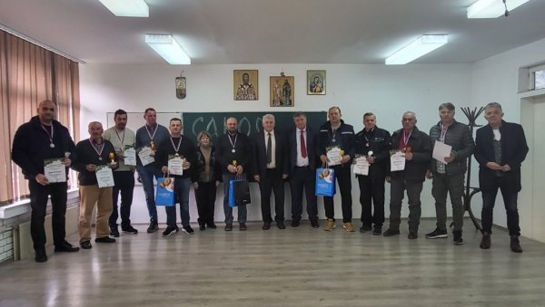 ПОДЕЛОМ НАГРАДА ЗАВРШЕН 9. САБОР ЛЕВАЧКИХ ВИНОГРАДАРА И ВИНАРА: Они су понос српске Тоскане ПОДЕЛОМ НАГРАДА ЗАВРШЕН 9. САБОР ЛЕВАЧКИХ ВИНОГРАДАРА И ВИНАРА: Они су понос српске Тоскане