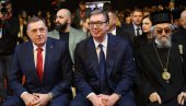 JAVITE SRPSKOJ DA JE VOLIM! JAVITE MOJOJ SRBIJI DA JE VOLIM VIŠE OD ŽIVOTA Snažne Vučićeve poruke u Banjaluci JAVITE SRPSKOJ DA JE VOLIM! JAVITE MOJOJ SRBIJI DA JE VOLIM VIŠE OD ŽIVOTA Snažne Vučićeve poruke u Banjaluci