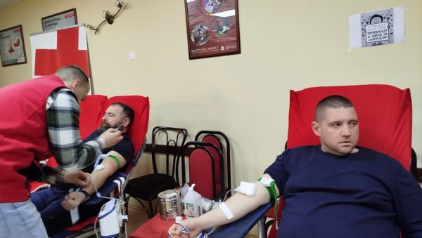 ПРИКУПЉЕНО 25 ЈЕДИНИЦА КРВИ: Још једна успешна акција у Параћину ПРИКУПЉЕНО 25 ЈЕДИНИЦА КРВИ: Још једна успешна акција у Параћину