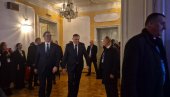 ВУЧИЋ У БАЊАЛУЦИ: Додељена одликовања заслужним појединцима и организацијама (ВИДЕО) ВУЧИЋ У БАЊАЛУЦИ: Додељена одликовања заслужним појединцима и организацијама (ВИДЕО)