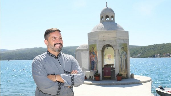 ДА СЕ САБЕРЕМО У ЉУБАВИ КОЈА ПОБЕЂУЈЕ: Отац Миајло Бацковић о литијама и устоличењу митрополита Јоаникија ДА СЕ САБЕРЕМО У ЉУБАВИ КОЈА ПОБЕЂУЈЕ: Отац Миајло Бацковић о литијама и устоличењу митрополита Јоаникија