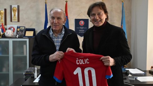 KAKVO IZNENAĐENJE: Zdravko Čolić posetio Fudbalski savez Srbije KAKVO IZNENAĐENJE: Zdravko Čolić posetio Fudbalski savez Srbije