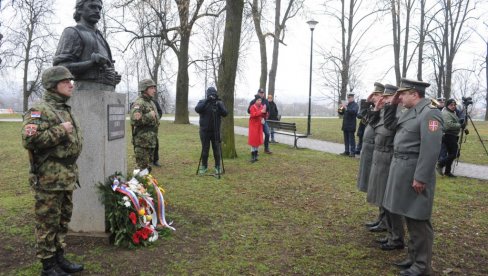 VENCI SRPSKOM JUNAKU: I u Kraljevu prigodno obeležen Dan državnosti VENCI SRPSKOM JUNAKU: I u Kraljevu prigodno obeležen Dan državnosti