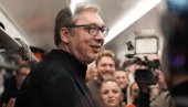 VUČIĆ VOZOM DO SREMSKE MITROVICE: Neće biti obojenih revolucija u Srbiji VUČIĆ VOZOM DO SREMSKE MITROVICE: Neće biti obojenih revolucija u Srbiji