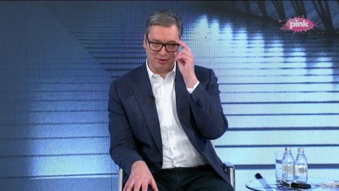 PROFESORI SU POČELI DA RADE ZA SEBE: Vučić - Posao im je da brinu o deci, to im ne pada na pamet da rade PROFESORI SU POČELI DA RADE ZA SEBE: Vučić - Posao im je da brinu o deci, to im ne pada na pamet da rade