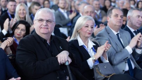 SIPAO MRŽNJU PREMA SRBIJI: Čanak uvredljivim rečima govorio o rukovodstvu naše zemlje i Republike Srpske, hvalio Crnu Goru SIPAO MRŽNJU PREMA SRBIJI: Čanak uvredljivim rečima govorio o rukovodstvu naše zemlje i Republike Srpske, hvalio Crnu Goru